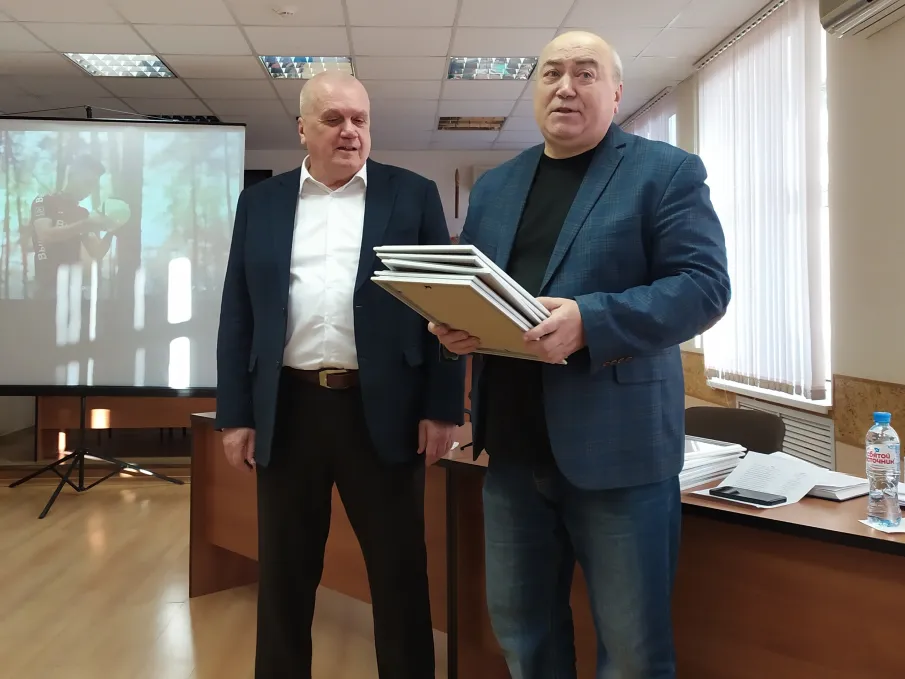 5 декабря председатель Совета ветеранов г.о.г. Выкса Михаил Сергеевич Лизунов выступил с отчетом о своей полугодовой деятельности перед председателями первичных ветеранских организаций округа.