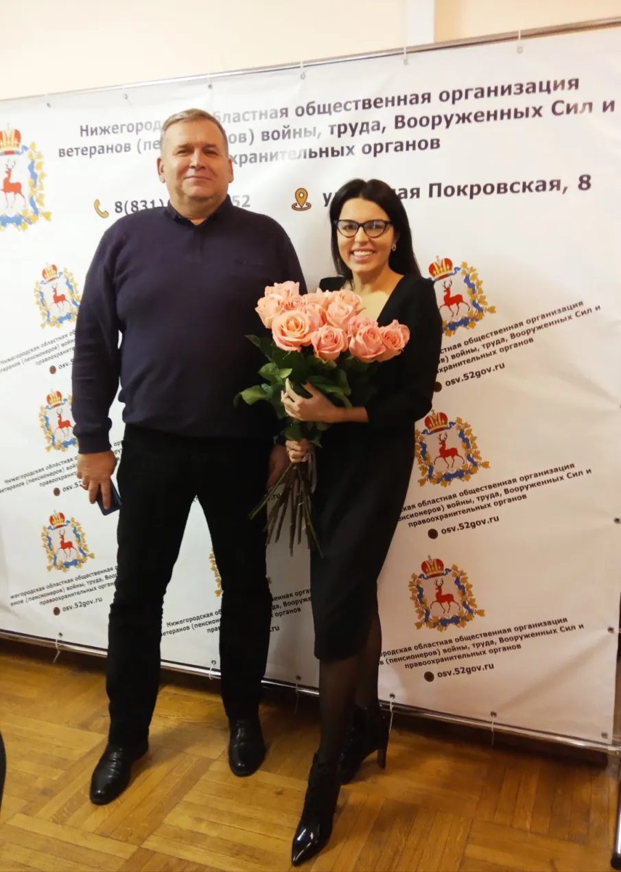 Сегодня в Областном Доме ветеранов Председатель Нижегородского областного Совета ветеранов (пенсионеров) войны, труда, Вооруженных Сил и правоохранительных органов Андрей Валентинович Захаров поздравил с 7-летием  со дня образования  Регионального отделения Всероссийского Общественного Движения "Волонтёры Победы" ее руководителя Марию Александровну Самоделкину.