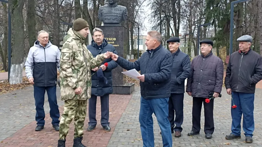 8 ноября 2024 года прошло трогательное и волнительное мероприятие  в Парке Победы г. Арзамаса, посвящённое встрече с нашими земляками, участвующими в СВО и передаче им автомобиля УАЗ.