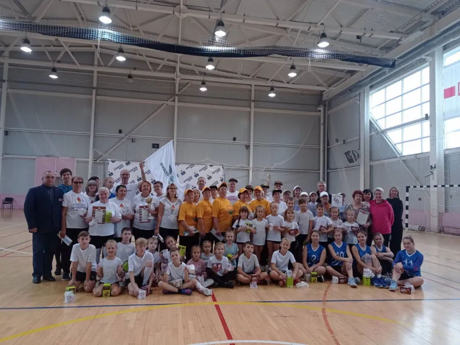 12 октября в г. Кстово, в ФОК "Волжкий берег", Кстовская районная организация ветеранов провела традиционные весёлые старты трёх поколений.