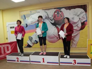 В ФОКе «Звездный» г Арзамаса состоялся фестиваль ВФСК ГТО среди команд КУМов . Восемь команд представили около пятидесяти участников 10 и 11 возрастных ступеней .