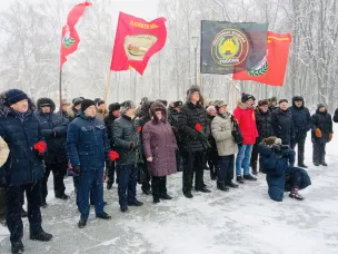 25 декабря в городе Нижнем Новгороде состоялся траурный митинг и возложение цветов к памятнику погибшим в Афганистане и Чечне.