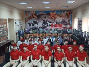 Ребята из городских и сельских школ Павловского округа приходят на экскурсии в музей Боевой славы в Совете ветеранов округа, чтобы узнать об участии земляков в Великой Отечественной войне.