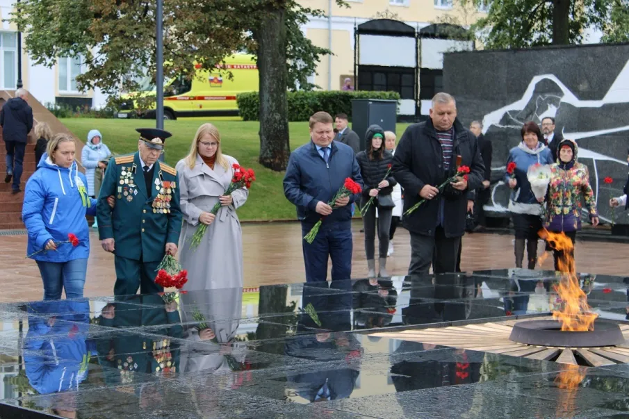 8 сентября в Кремле, у Вечного огня состоялся состоялся траурный митинг, посвященный дню памяти жертв блокады Ленинграда.