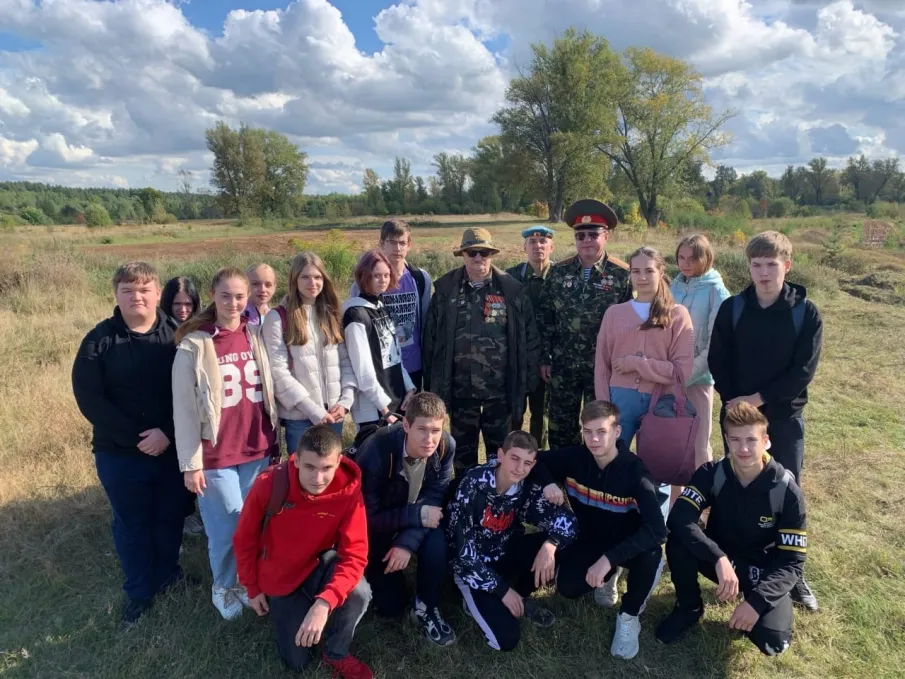 17 сентября Совет ветеранов города Бор,совместно с военно- историческим клубом"Партизанъ" при содействии администрации городского округа Бор провел мероприятие на тему войны в Афганистане.