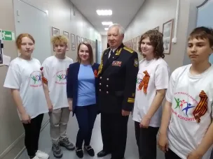 27 апреля в газете "Нижегородская правда" вышла статья "По волнам жизни" о том, как почетный гражданин Сокольского района контр-адмирал Николай Мартынов помогает землякам вести патриотическую работу