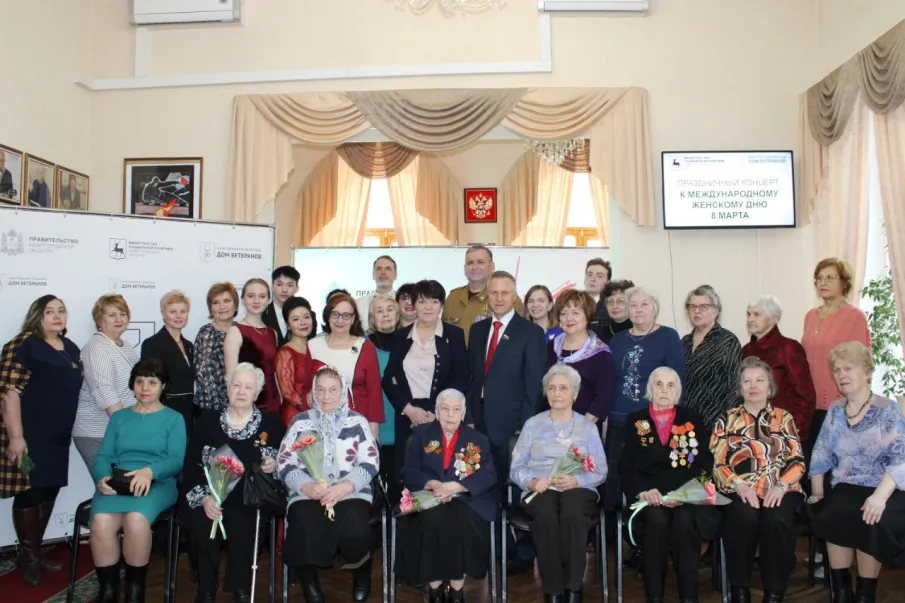 В преддверии Международного женского дня председатель областного Совета ветеранов принял участие в торжественном мероприятии, посвященном празднику весны 8 Марта. 