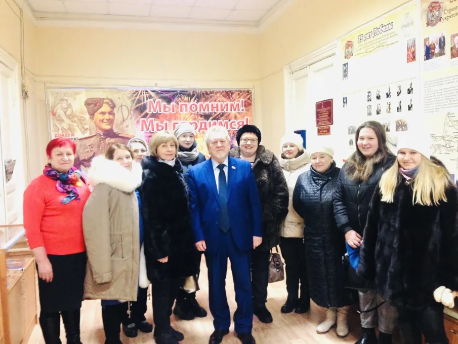 19 февраля 2022г. председатель Совета ветеранов Верещак А.А. встречался с преподавателями истории школ Павловского округа.