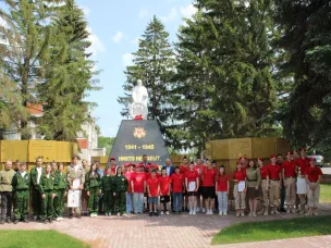 11 июня 2025 года в преддверии празднования Дня России  на центральной площади  р.п. Бутурлино состоялось торжественное поднятие флагов.