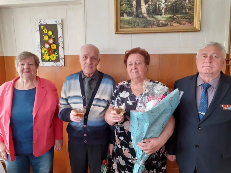 НАМ ГОДА НЕ БЕДА... В Богородске, как и во всех уголках нашей необъятной РОССИИ, люди старшего поколения вспоминали свою молодость... День пионерии - замечательный праздник