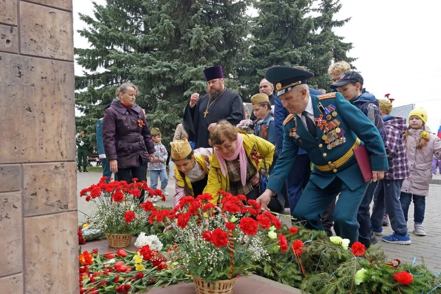 06 мая в газете "Нижегородская правда" вышла статья "Вечный огонь от пламени с могилы неизвестного солдата в Москве зажгут в Дальнем Константиново"