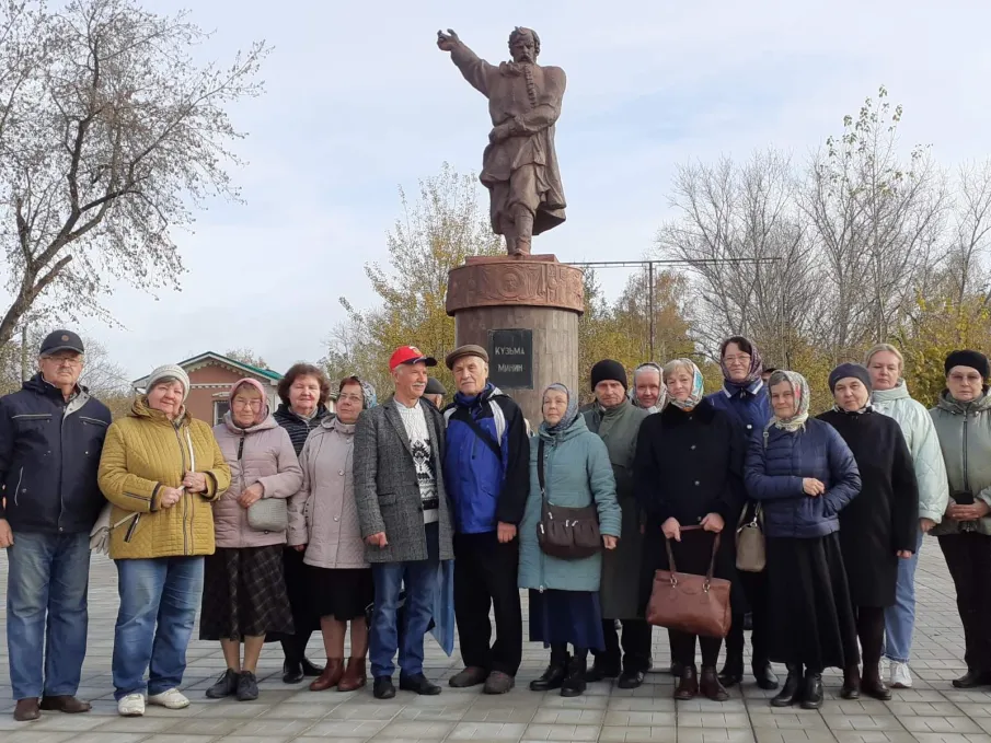В БАЛАХНУ - НА РОДИНУ К. МИНИНА...   13 октября путь социального туристического маршрута ветеранов Богородска был в город Балахну...