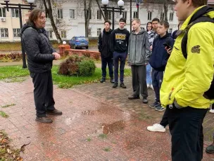 ВОЕННО-ПАТРИОТИЧЕСКИЙ МАРШРУТ «ГЕРОИ — ЗЕМЛЯКИ»   В рамках классного часа студенты Краснобаковского лесного колледжа посетили экскурсию по военно-патриотическому маршруту «Герои — земляки».
