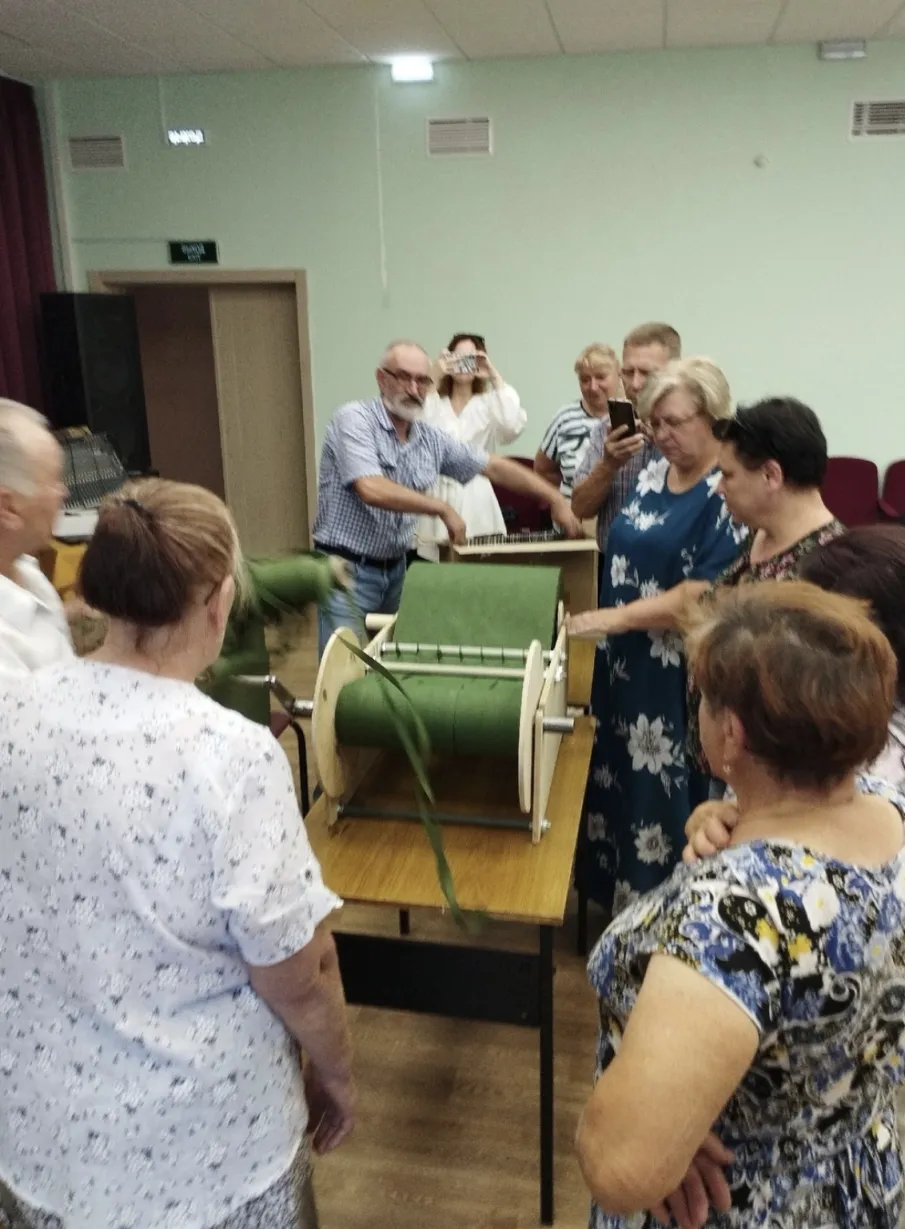 СВОих не бросаем!