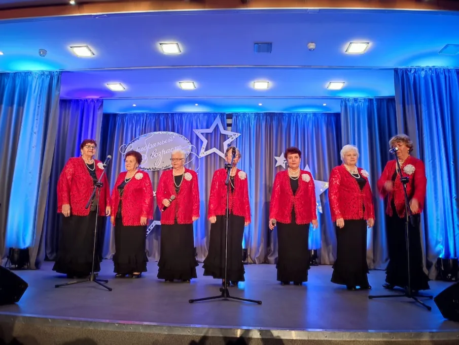 9 ноября в малом зале Дворца культуры им. И.И. Лепсе состоялся  вокальный конкурс "СЕРЕБРЯНЫЙ ГОЛОС”, с участием солистов и коллективов г.о.г. Выкса, Вачи и Вознесенского.