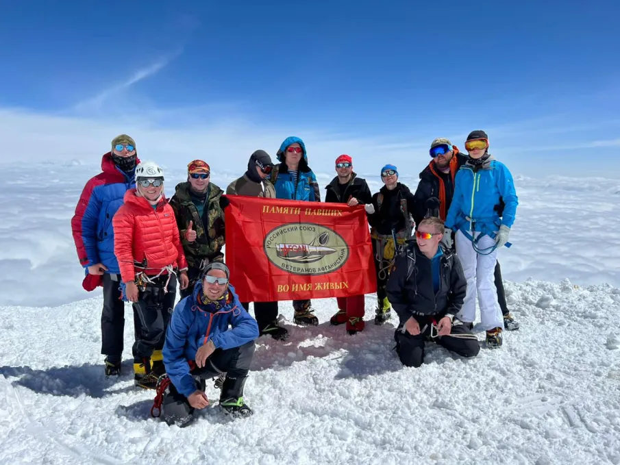 9 мая, в честь Дня Победы ветераны Нижегородской области покорили Эльбрус!