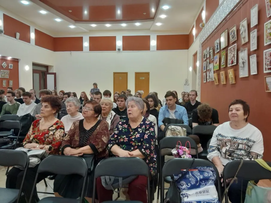 15 апреля  в Балахне состоялось патриотическое мероприятие,посвящённое 25-летию гибели 84 десантников 6 роты Псковской  дивизии.